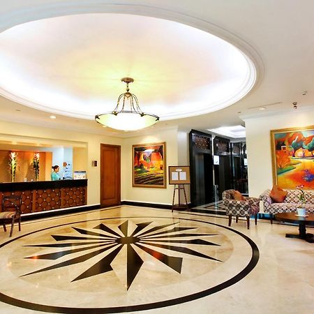 Oxford Suites Makati Makati City Buitenkant foto