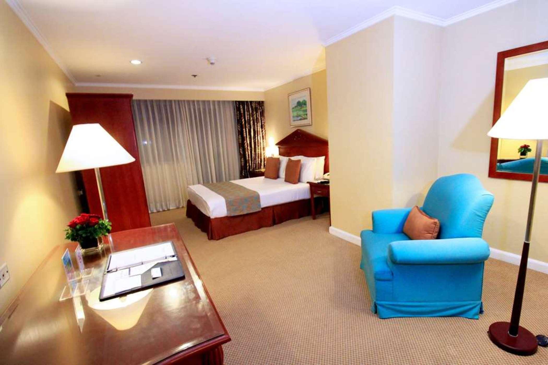 Oxford Suites Makati Makati City Buitenkant foto