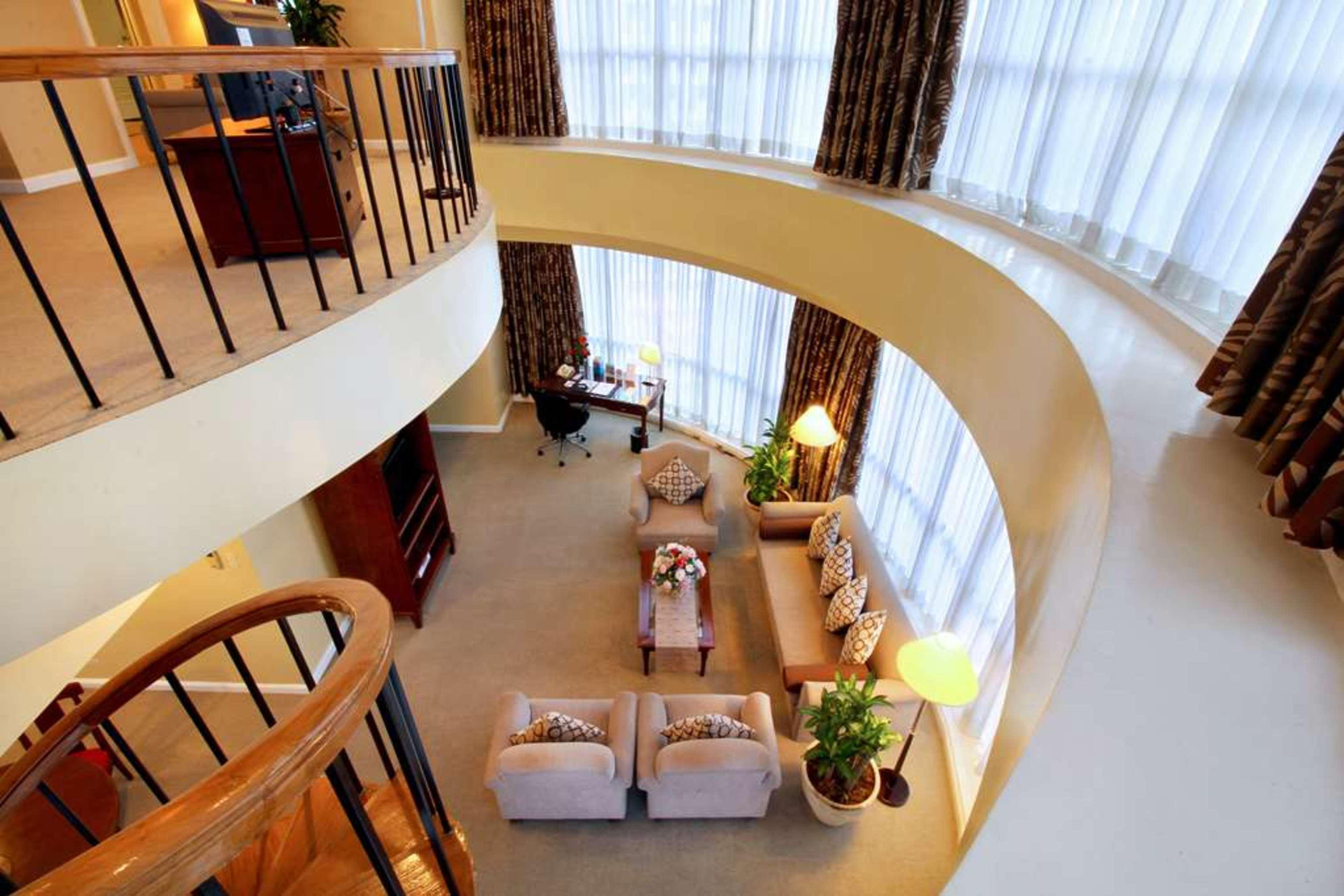 Oxford Suites Makati Makati City Buitenkant foto