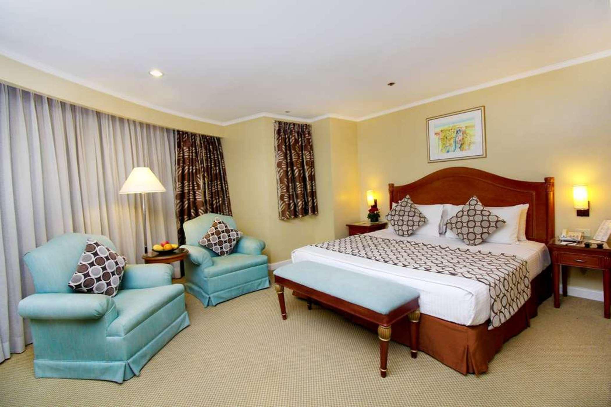 Oxford Suites Makati Makati City Buitenkant foto