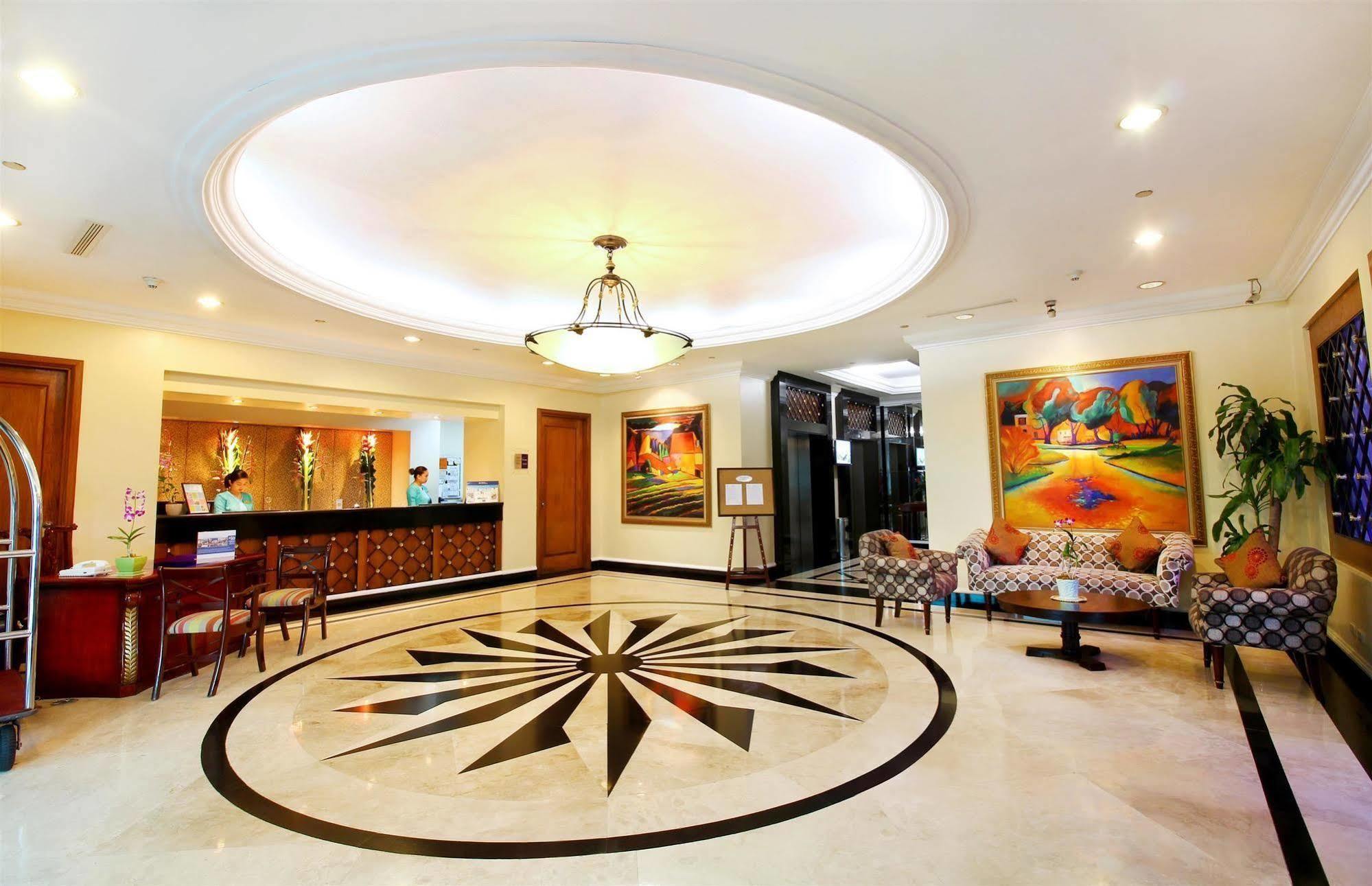 Oxford Suites Makati Makati City Buitenkant foto