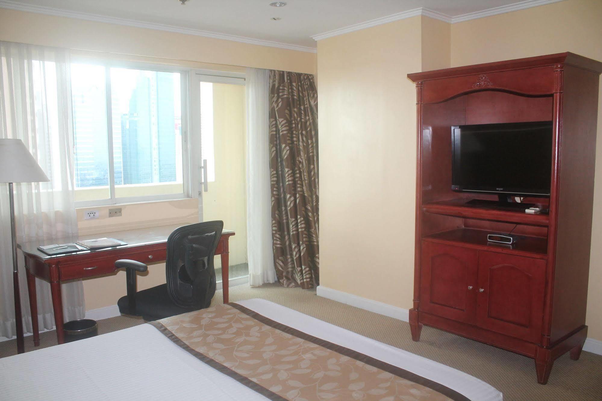 Oxford Suites Makati Makati City Buitenkant foto