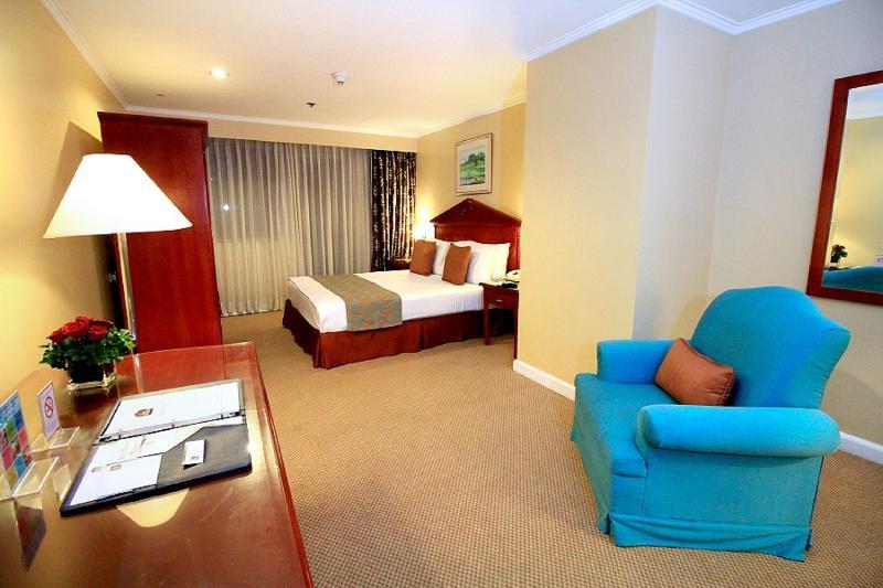 Oxford Suites Makati Makati City Buitenkant foto